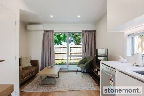 Photo of property in 26 Earlsworth Road, Mangere East, Auckland, 2024