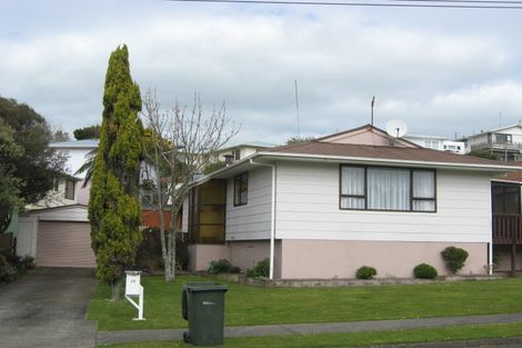 Photo of property in 17 Kenmore Street, Westown, New Plymouth, 4310