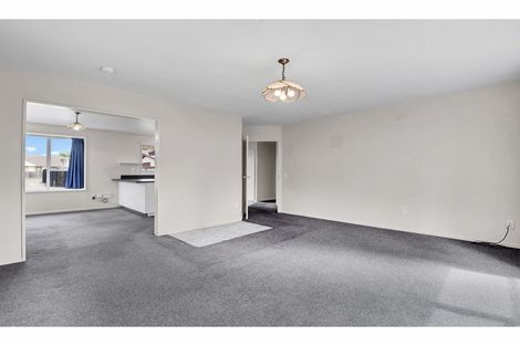 Photo of property in 2/86 Aorangi Road, Bryndwr, Christchurch, 8053