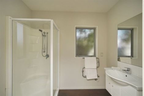 Photo of property in 11 Saint Peters Close, Woolston, Christchurch, 8062