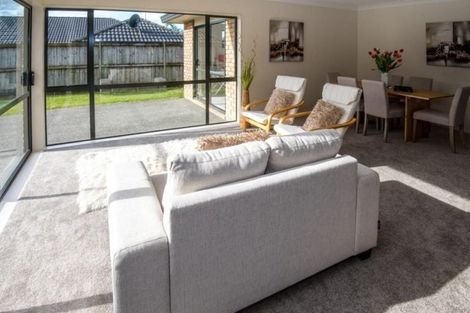 Photo of property in 36 Lilybank Crescent, East Tamaki, Auckland, 2013