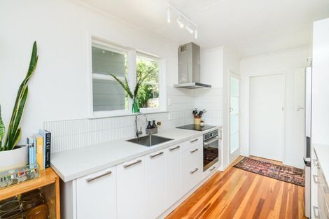 Photo of property in 75 Ruamahanga Crescent, Terrace End, Palmerston North, 4410