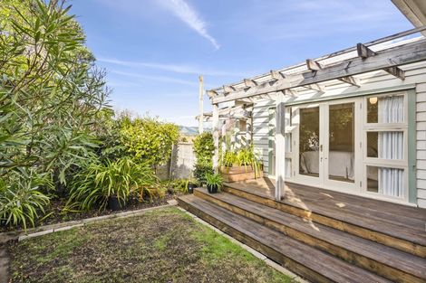 Photo of property in 43 Golf Road, Paraparaumu Beach, Paraparaumu, 5032