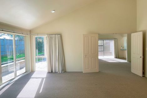 Photo of property in 14 Wineberry Place, Albany, Auckland, 0632