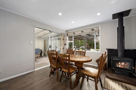 Photo of property in 52 Heretaunga Square, Silverstream, Upper Hutt, 5019