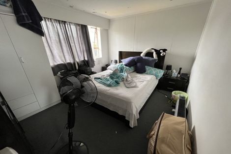 Photo of property in 2/34 Sabulite Road, Kelston, Auckland, 0602