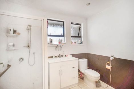 Photo of property in 12 Ussher Place, Pakuranga Heights, Auckland, 2010