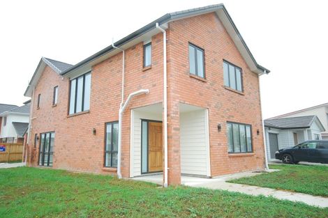 Photo of property in 8 Whekau Drive, Takanini, 2112