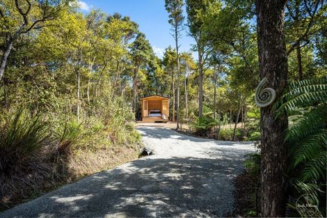 Photo of property in 15 Lancewood Lane, Pahi, Paparoa, 0571