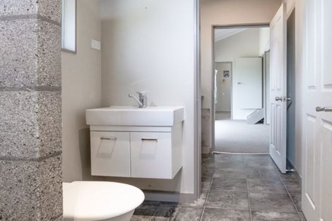 Photo of property in 14 Peakes Road, Saint Johns Hill, Whanganui, 4501