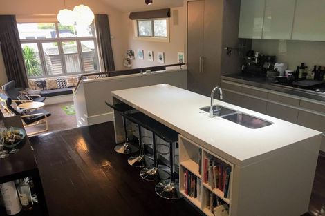 Photo of property in 12 Burnell Avenue, Thorndon, Wellington, 6011