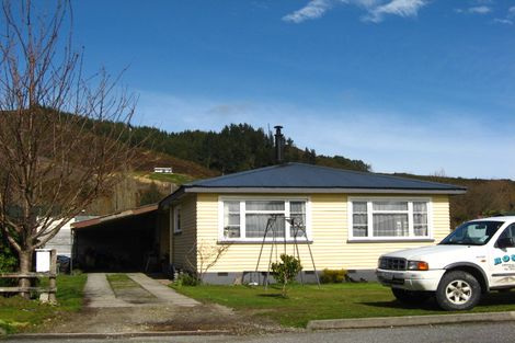 Photo of property in 83 Shiel Street, Reefton, 7830