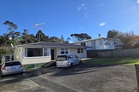 Photo of property in 11 Halberg Street, Glenfield, Auckland, 0629