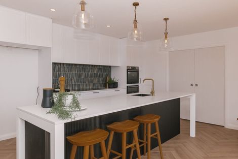 Photo of property in 5 Corsica Court, Fitzherbert, Palmerston North, 4410