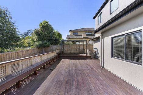 Photo of property in 30 Scarlet Oak Drive, Schnapper Rock, Auckland, 0632