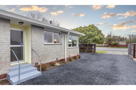 Photo of property in 13 Main North Road, Woodend, 7610