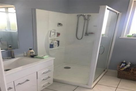 Photo of property in 21 James Cook Street, Havelock North, 4130