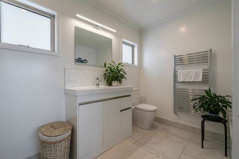 Photo of property in 6 Silkwood Place, Fitzherbert, Palmerston North, 4410