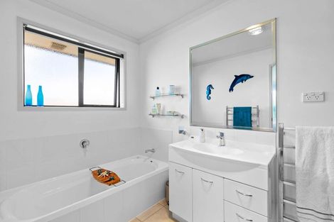 Photo of property in 106 Benjamin Place, Matarangi, Whitianga, 3592