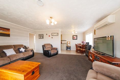 Photo of property in 25 Mcleavey Drive, Kelvin Grove, Palmerston North, 4414