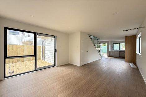 Photo of property in 40 Normanton Street, Glenfield, Auckland, 0629