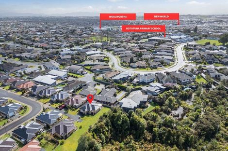Photo of property in 21 Sovereign Isle Lane, Rototuna, Hamilton, 3210