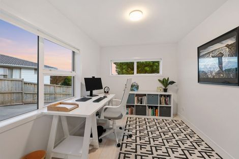 Photo of property in 24 Judkins Crescent, Cockle Bay, Auckland, 2014