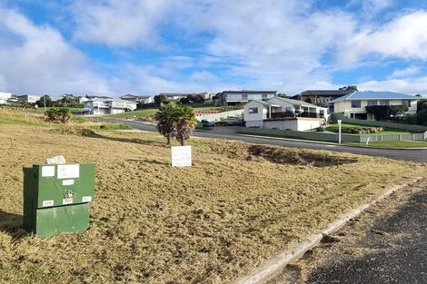 Photo of property in 1 Midgard Road, Coopers Beach, 0420