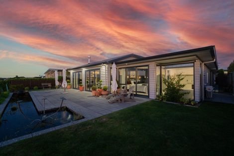 Photo of property in 29 Pukenamu Road, Rainbow Point, Taupo, 3330