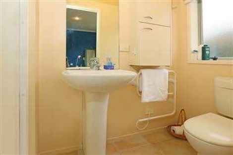 Photo of property in 1 Braestar Court, Henderson, Auckland, 0612