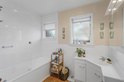 Photo of property in 24 Hounslow Street, Ilam, Christchurch, 8041