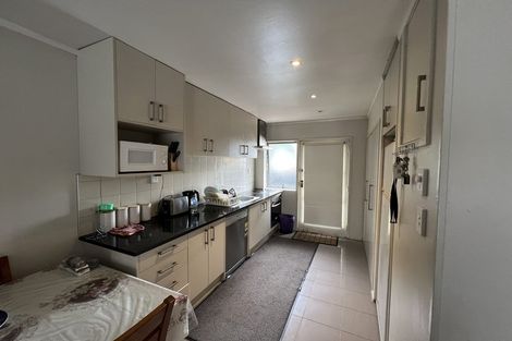Photo of property in 2/636 Mount Wellington Highway, Mount Wellington, Auckland, 1062