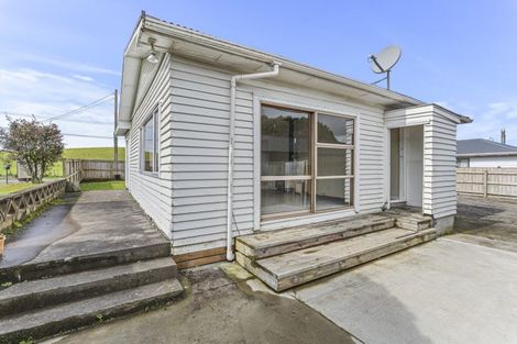 Photo of property in 44 Egmont Road, Waiwhakaiho, New Plymouth, 4312