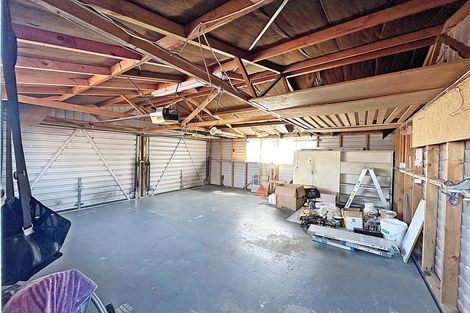 Photo of property in 16 Nerissa Place, Randwick Park, Auckland, 2105