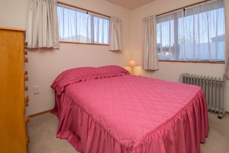 Photo of property in 4 Chesterfield Mews, Russley, Christchurch, 8042