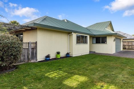 Photo of property in 44 Warwick Drive, Lynmore, Rotorua, 3010