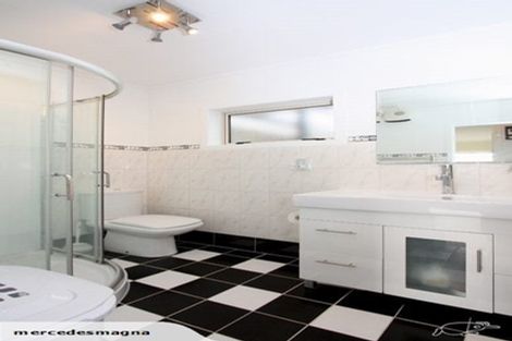 Photo of property in 3/6 Trafalgar Road, Milford, Auckland, 0620