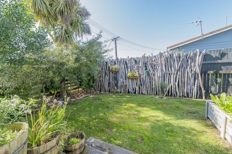 Photo of property in 8 Linklater Avenue, Foxton Beach, Foxton, 4815