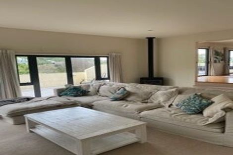 Photo of property in 8 Adelie Place, Murrays Bay, Auckland, 0630