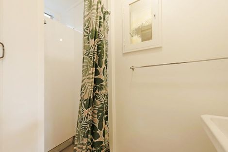 Photo of property in 58 Garden Road, Northland, Wellington, 6012