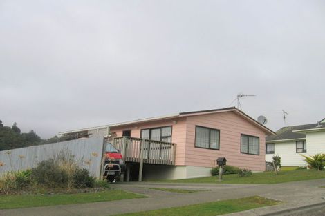 Photo of property in 15 Parkinson Close, Whitby, Porirua, 5024