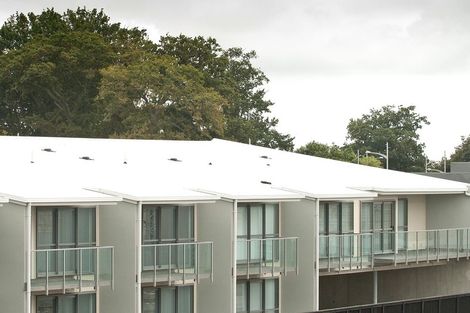 Photo of property in 10/26 Railway Street West, Papakura, 2110