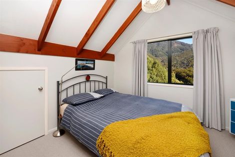 Photo of property in 5 Kaimiko Place, Okiwi Bay, 7193