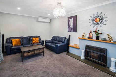 Photo of property in 102 Kenmore Street, Newlands, Wellington, 6037