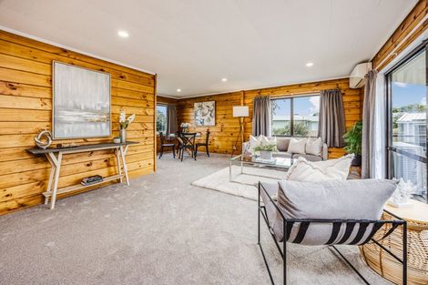 Photo of property in 80 Cottingham Crescent, Mangere East, Auckland, 2024