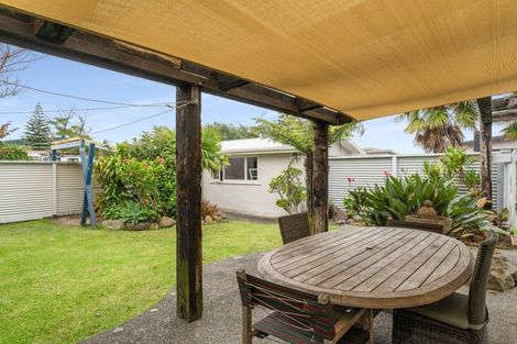 Photo of property in 104 Beverley Terrace, Whangamata, 3620