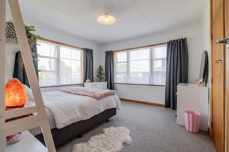 Photo of property in 28 Winchester Street, Awapuni, Palmerston North, 4412