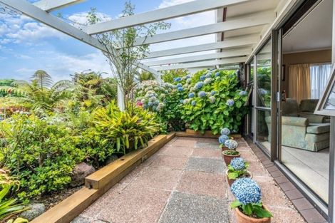 Photo of property in 134 Chelsea View Drive, Chatswood, Auckland, 0626