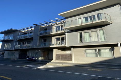 Photo of property in 16 Austin Street, Mount Victoria, Wellington, 6011