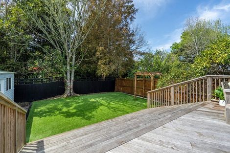 Photo of property in 27 Lynden Avenue, Hillcrest, Auckland, 0627